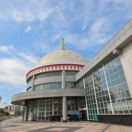 Higher Hotel Μπαντάρ Σερί Μπεγκαβάν Εξωτερικό φωτογραφία