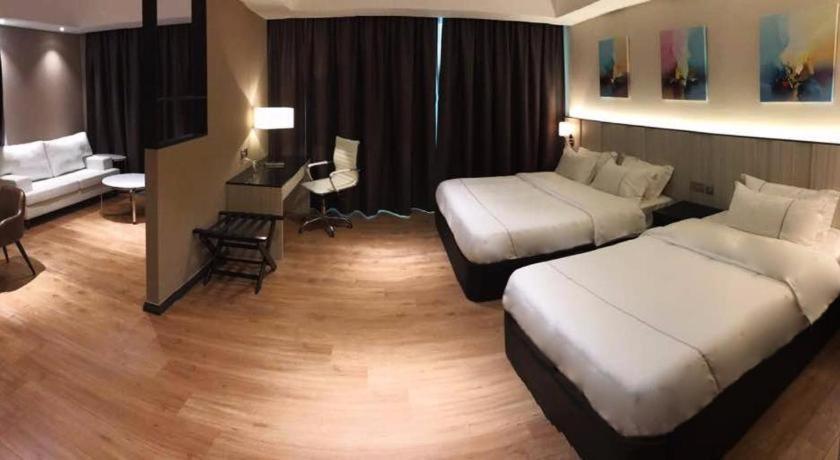 Higher Hotel Μπαντάρ Σερί Μπεγκαβάν Εξωτερικό φωτογραφία