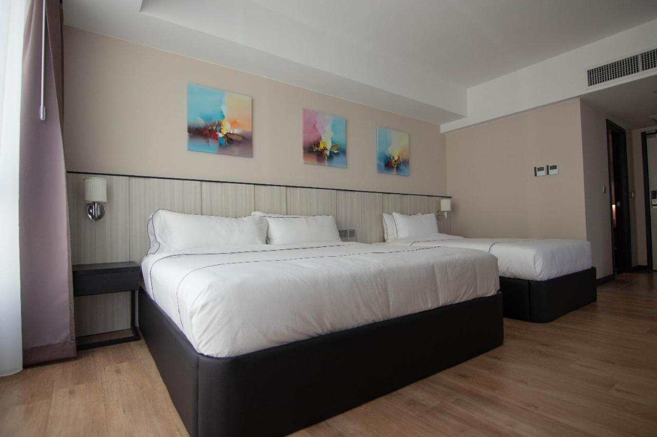 Higher Hotel Μπαντάρ Σερί Μπεγκαβάν Εξωτερικό φωτογραφία