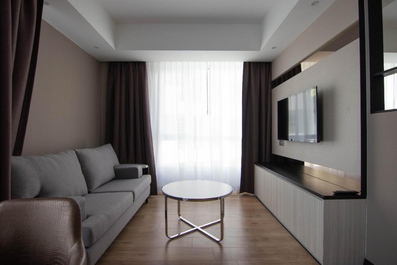 Higher Hotel Μπαντάρ Σερί Μπεγκαβάν Εξωτερικό φωτογραφία