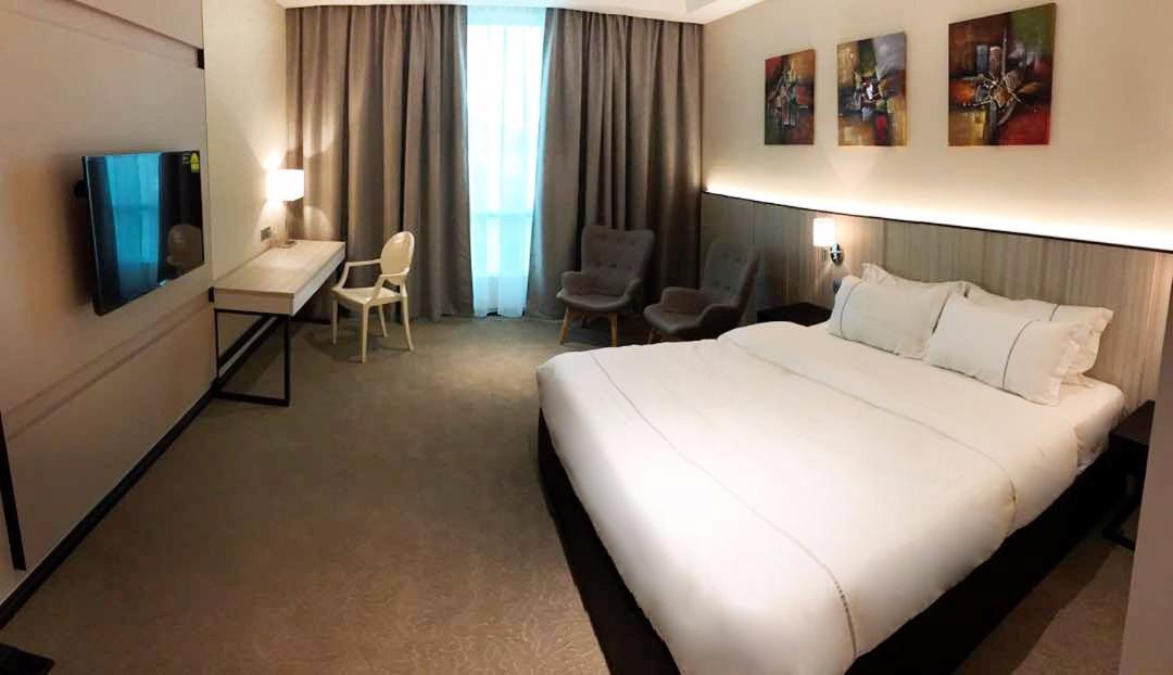 Higher Hotel Μπαντάρ Σερί Μπεγκαβάν Εξωτερικό φωτογραφία
