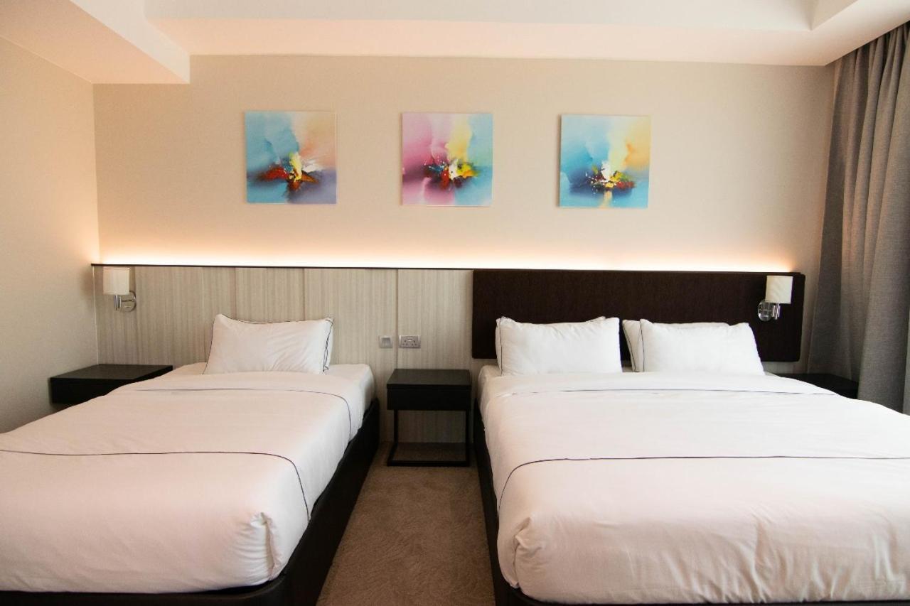 Higher Hotel Μπαντάρ Σερί Μπεγκαβάν Εξωτερικό φωτογραφία