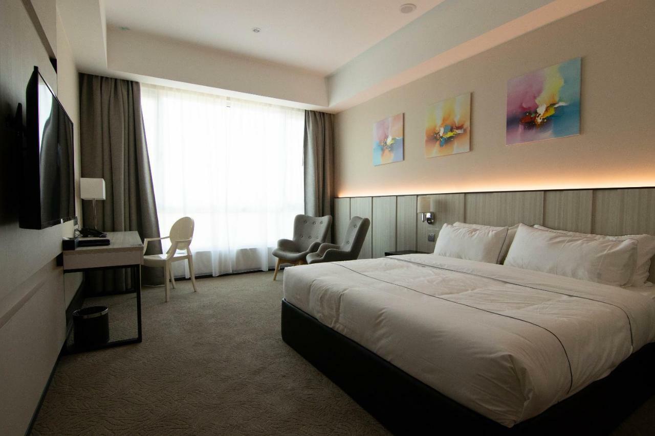 Higher Hotel Μπαντάρ Σερί Μπεγκαβάν Εξωτερικό φωτογραφία