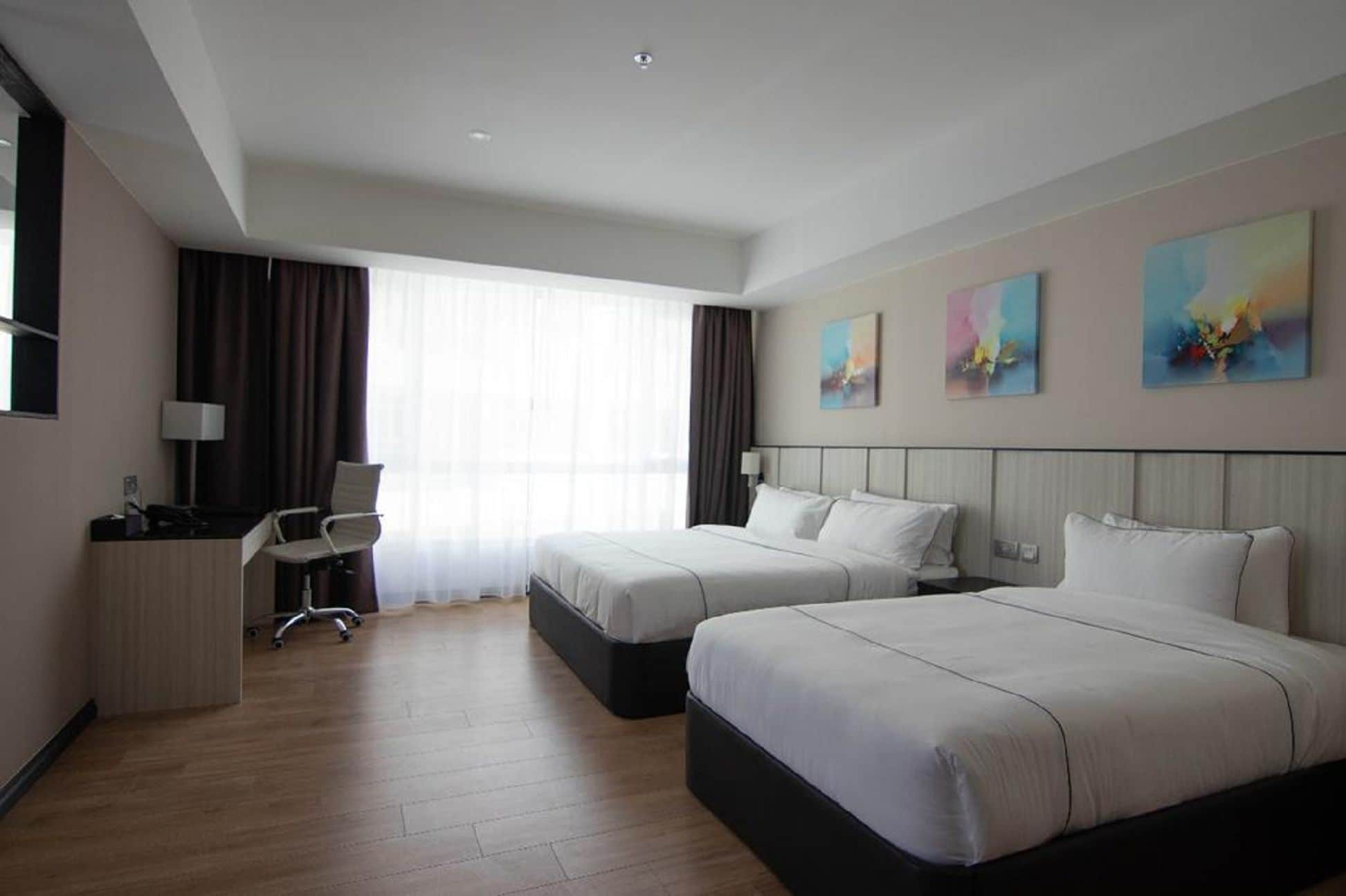 Higher Hotel Μπαντάρ Σερί Μπεγκαβάν Εξωτερικό φωτογραφία