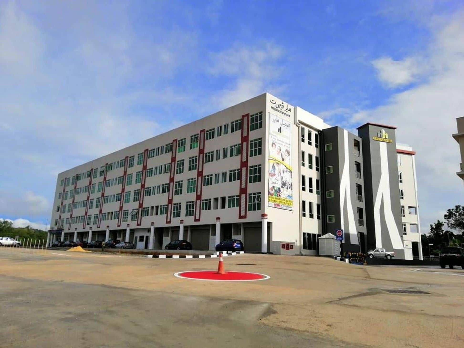 Higher Hotel Μπαντάρ Σερί Μπεγκαβάν Εξωτερικό φωτογραφία