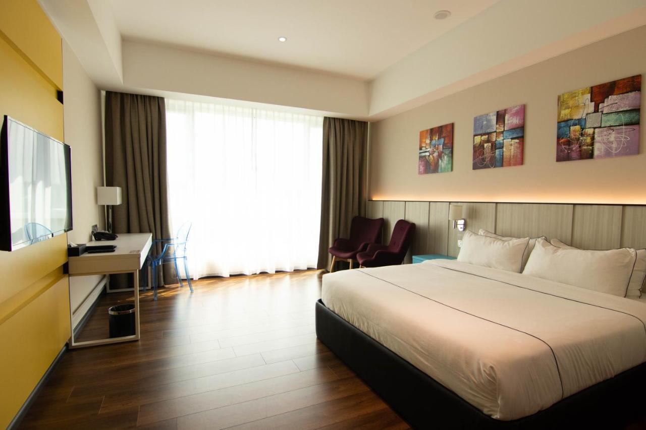 Higher Hotel Μπαντάρ Σερί Μπεγκαβάν Εξωτερικό φωτογραφία